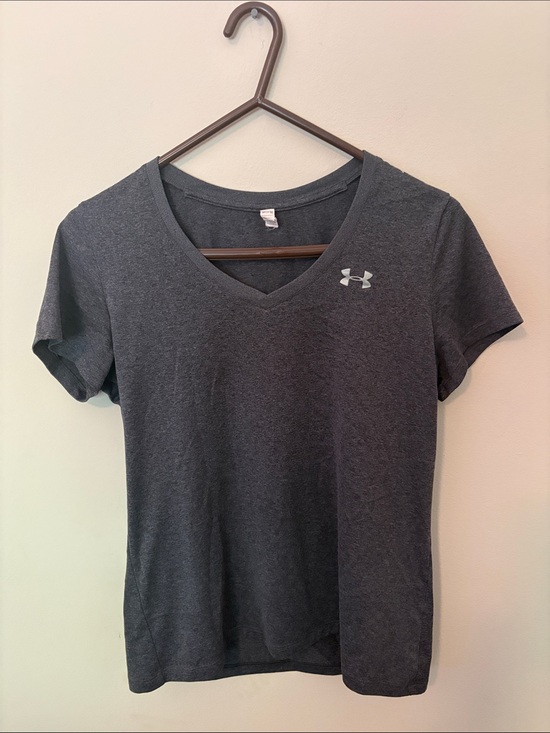 Under Armour Tops - Under Armour Women's Dark Charcoal V-Neck Short Sleeve Tee